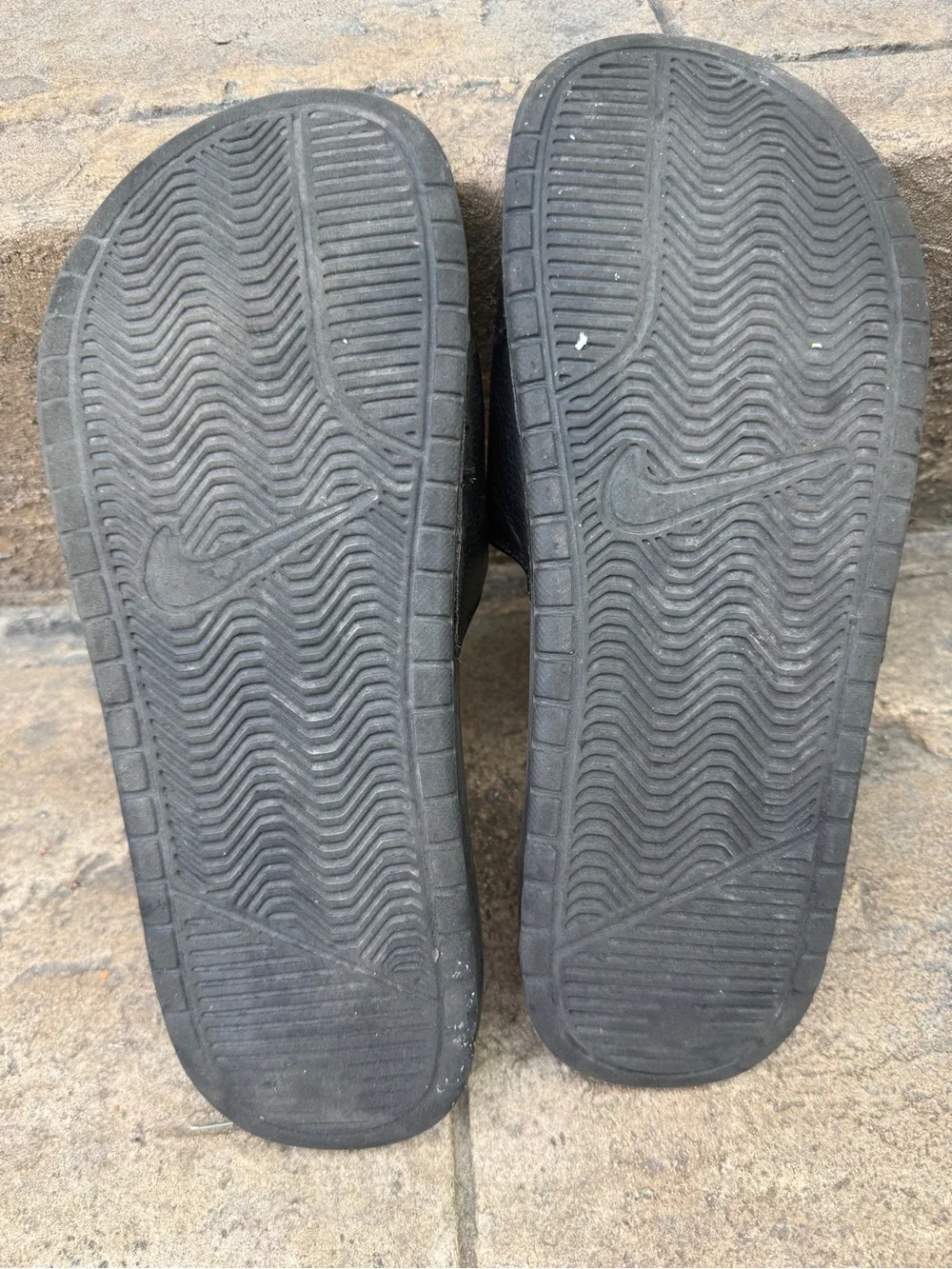 Nike slides Benassi Black Swoosh slides sandals